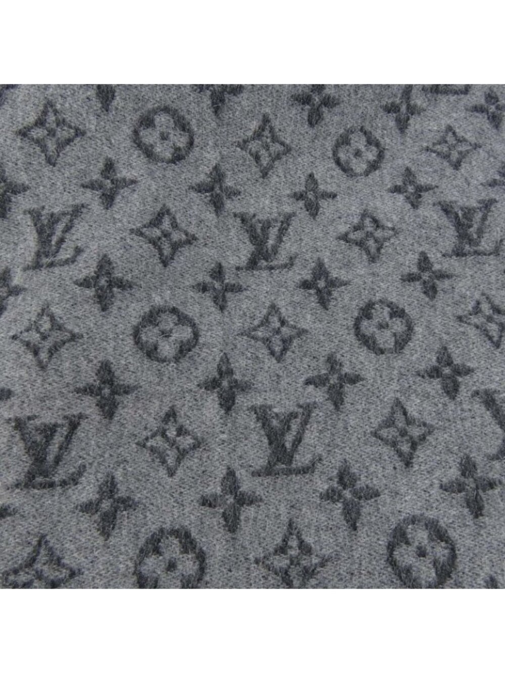 Louis Vuitton Monogram Gradient Scarf - Picture 4 of 4